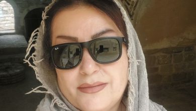 أنا نسرين، سورية من حمص، عمري خمسين سنة، أرملة من شي 6 سنين عم دور عن شريك الحياة