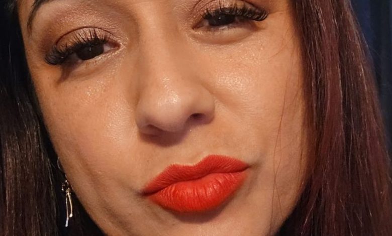 أنا نرجس، تونسية نعيش في سيدي بوزيد، عمري 40 سنة، مطلّقة أبحث عن شريك الحياة