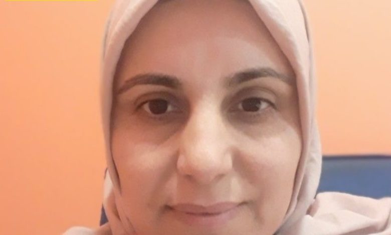 اسمي حصّة سعودية من الطايف، عمري 51 سنة أشتغل في مشغل خياطة نسائي، أبحث عن شريك الحياة