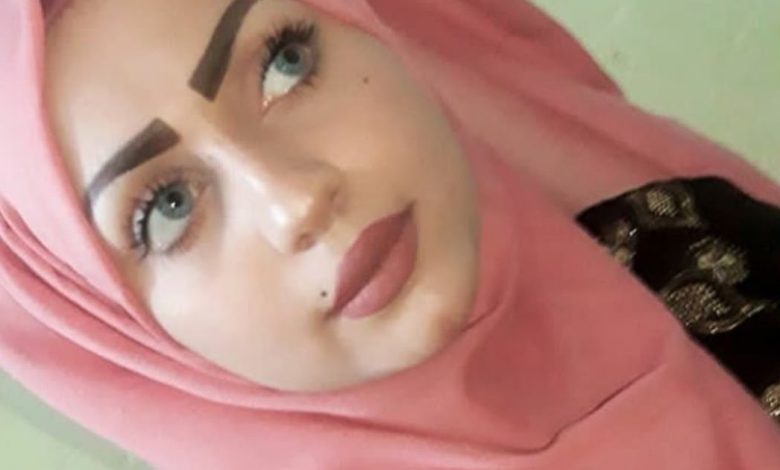 أنا اسمي رنيم، بنت من صيدا عازبة بشتغل بشركة و عم دور عن شريك الحياة