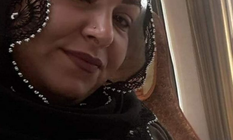 أنا اسمي أمل، من إسكندرية بحري، عندي 52 سنة، مطلقة بدور عن شريك الحياة