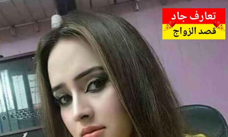 اسمي رزان، بنت سورية من حلب، عمري 30 سنة، وبشتغل سكرتيرة بمصنع خياطة بدور عن شريك الحياة