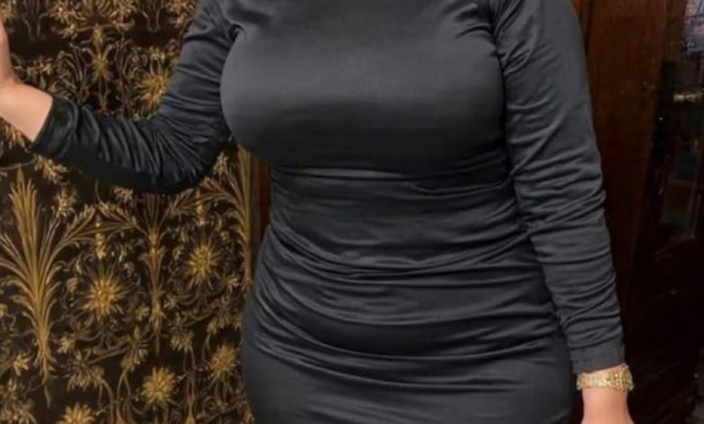 اسمي منى، مصرية من المنصورة، عندي 40 سنة ومطلقة بدور عن شريك الحياة