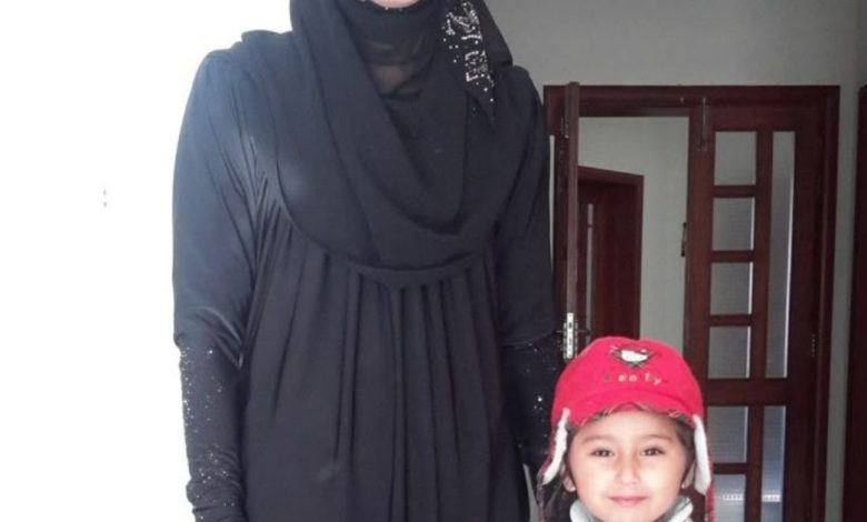 اسمي أم لجين، عمري 45 سنة من محافظة تعز، يمنية الأصل أبغي شريك الحياة