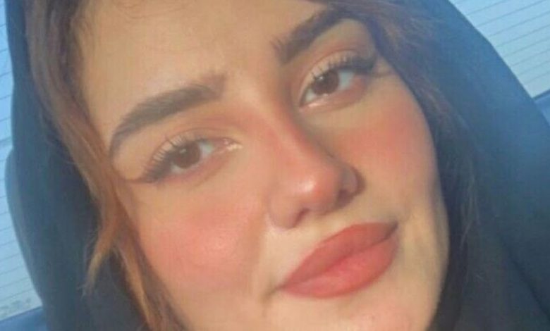 أنا غزل سورية من حلب، بنت بسيطة على نيتها، عمري 30 سنة، بشتغل بمحل تجاري عم دور عن شريك الحياة