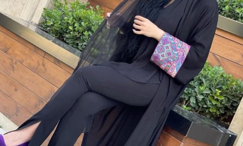 أنا غالية، إماراتية من دبي وتحديداً من جميرا، عمري ٣٩ سنة أبي أتعرف عن شريك الحياة