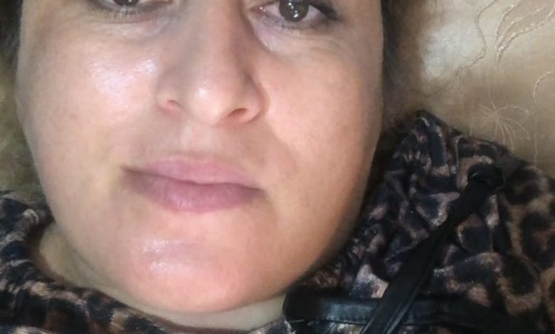 أنا منى، ست من المعادي، عندي خمسين سنة بدور عن شريك الحياة