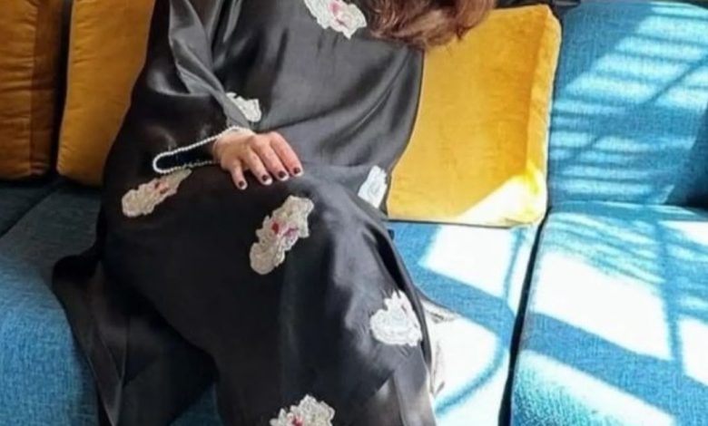 أنا ناهد مغربية من طنجة، عمري 35 سنة، عازبة، وخدامة فمجال السياحة والسفر نبغي نتعرف على شريك الحياة