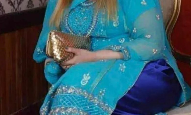 أنا نجلاء، مصرية من دمياط، عندي 43 سنة بدور عن شريك الحياة للزواج الشرعي