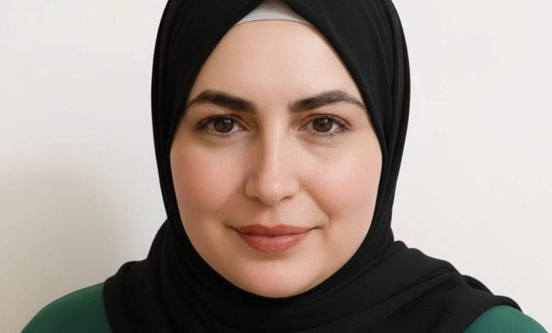 أنا خديجة ليبية من أوباري، عمري 45 سنة ومازلت عازبة أبحث عن شريك الحياة للزواج
