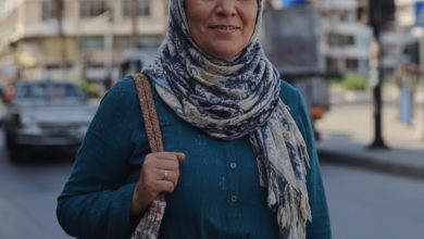 أنا سمر من اللاذقية، عمري ٣٨ سنة ولسّه عازبة أبحث عن شريك الحياة للزواج الحلال