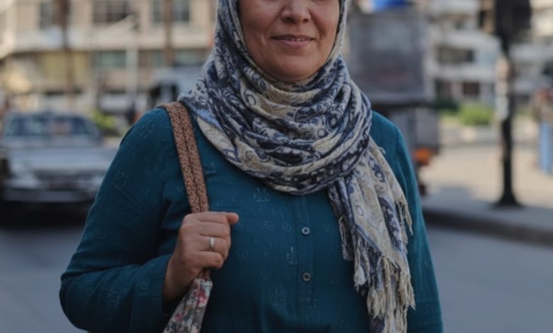 أنا سمر من اللاذقية، عمري ٣٨ سنة ولسّه عازبة أبحث عن شريك الحياة للزواج الحلال