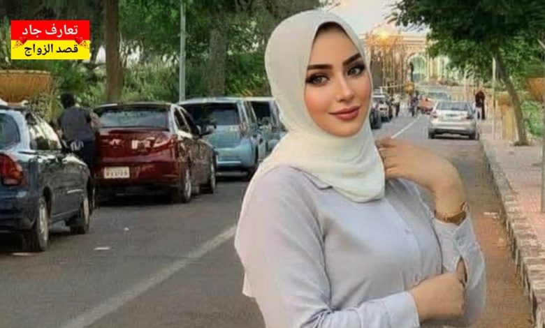 أنا عايدة من القاهرة، عندي 38 سنة، مطلقة بدور عن شريك الحياة