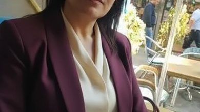 أنا اسمي هالة، سورية من الشام، عمري 54 سنة ولسا عزباء بدور عن شريك الحياة للزواج الحلال